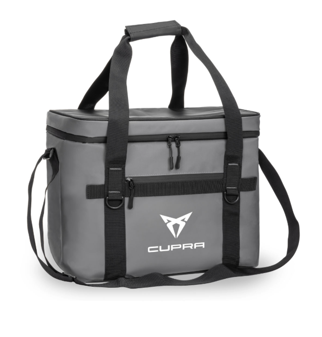 Branded cooler bag for the golf course